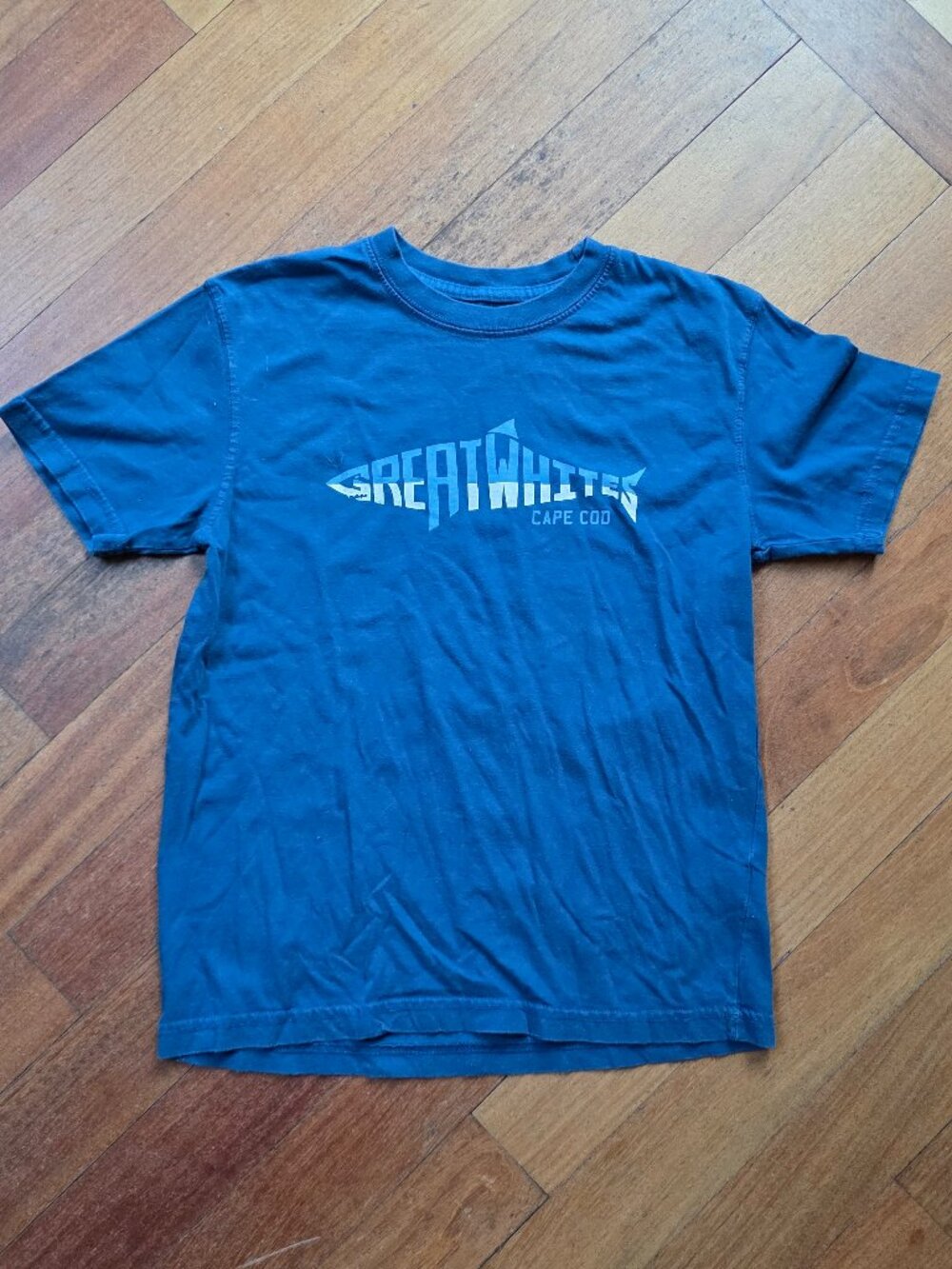 Cuffy's "Great White" Cape Cod T-Shirt Size Medium (10-12)
